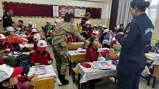Jandarma çocuk hakları gününde çocukları yalnız bırakmadı