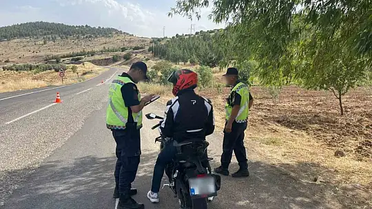 Jandarmadan motosiklet sürücülerine denetim