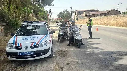 Jandarmadan motosiklet sürücülerine denetim