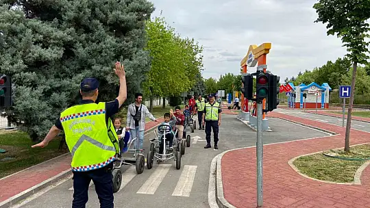 Jandarmadan özel çocuklara trafik eğitimi