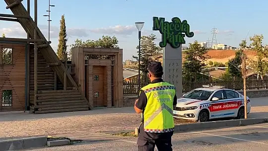 Jandarmadan parklarda dron destekli yaya devriye faaliyeti