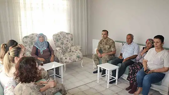 Jandarmadan şehit anneleri ve eşlerine 'Anneler Günü' sürprizi