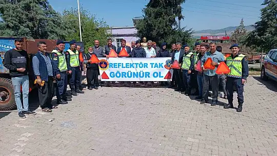 Jandarmadan traktör sürücülerine trafik güvenliği eğitimi