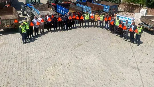 Jandarmadan traktör sürücülerine trafik güvenliği eğitimi