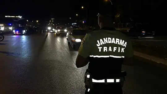 Jandarmanın huzur güven uygulamasında aranan 24 şahıs yakalandı