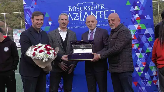Jübile yapacak Cüneyt Çakır'a Gaziantep'te plaket