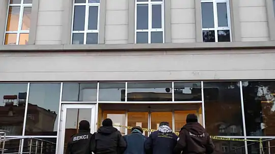 Kablo hırsızlarına suçüstü