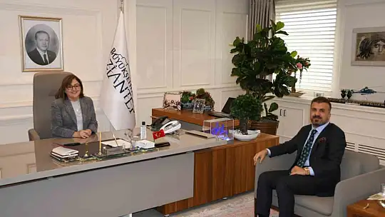 Kadooğlu ve yönetim kurulu üyelerinden Fatma Şahin'e ziyaret