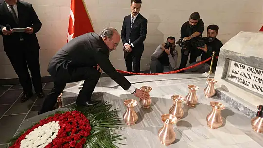 Kahramanların ayak bastığı topraklar şehitliğe bırakıldı