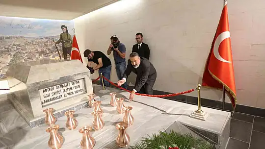 Kahramanların ayak bastığı topraklar şehitliğe bırakıldı