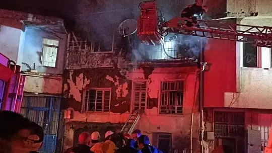 Kahramanmaraş'ta ev yangınında karı koca yaralandı