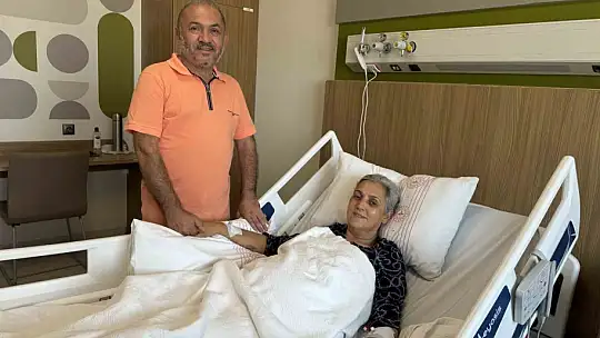 Kalın bağırsak kanseri hasta doğal delik cerrahisiyle sağlığına kavuştu