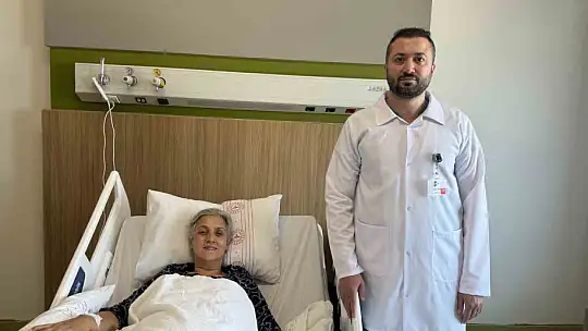 Kalın bağırsak kanseri hasta doğal delik cerrahisiyle sağlığına kavuştu
