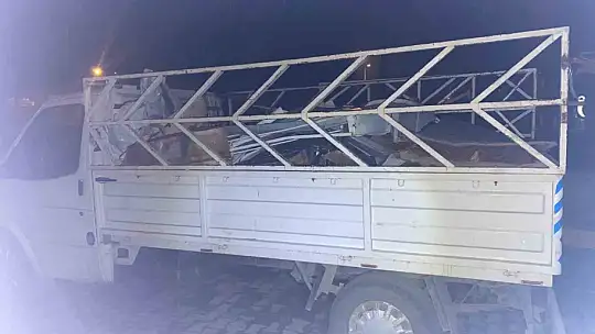 Kamu kurumundan hırsızlık yapan 2 şüpheli yakalandı