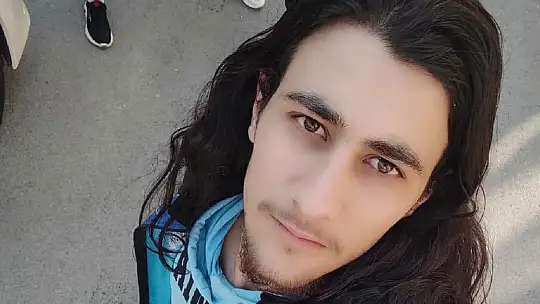 Kamyon ile motosikletin çarpış: 1 ölü