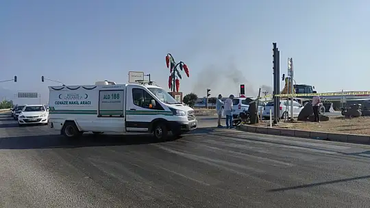 Kamyon ile motosikletin çarpış: 1 ölü