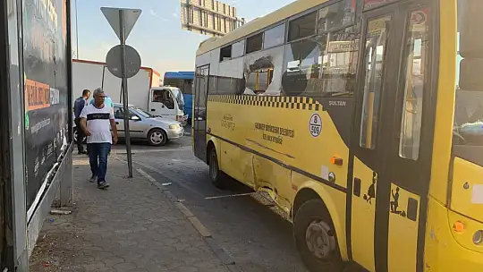 Kamyonet ile halk otobüsü çarpıştı: 1 yaralı