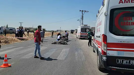 Kamyonetle çarpışan motosikletteki 2 kişi öldü