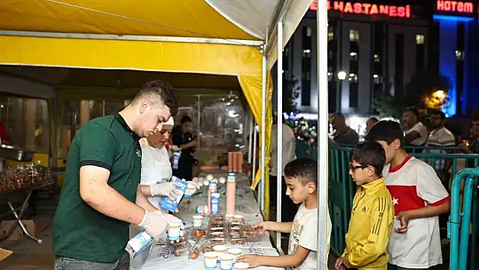 Kandil Gecesi Büyükşehir camilerde ikramda bulundu