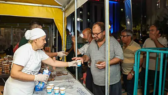 Kandil Gecesi Büyükşehir camilerde ikramda bulundu