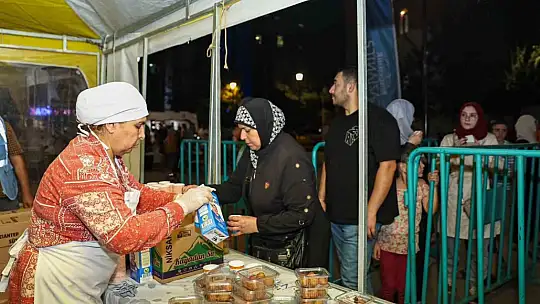 Kandil Gecesi Büyükşehir camilerde ikramda bulundu
