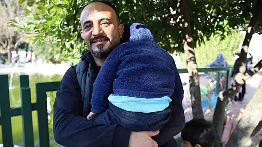 Karneyi alan hayvanat bahçesine koştu