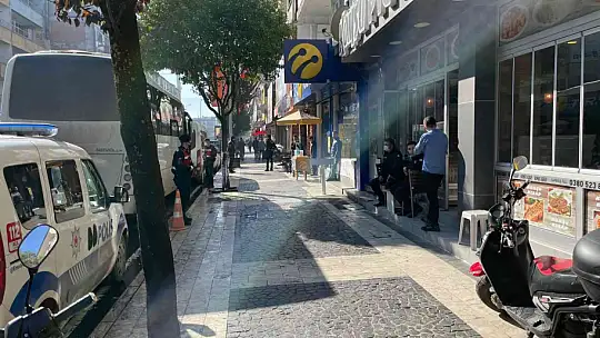 Katil zanlısı cinayeti nasıl işlediğini canlandırarak anlattı
