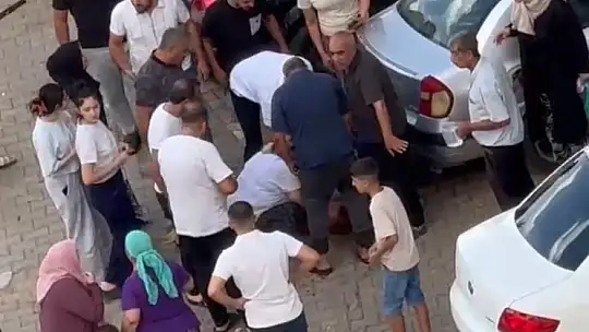 Kavgayı ayırmak isterken öldürülen şahsın son anları kamerada