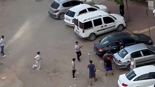 Kavgayı ayırmak isterken öldürülen şahsın son anları kamerada
