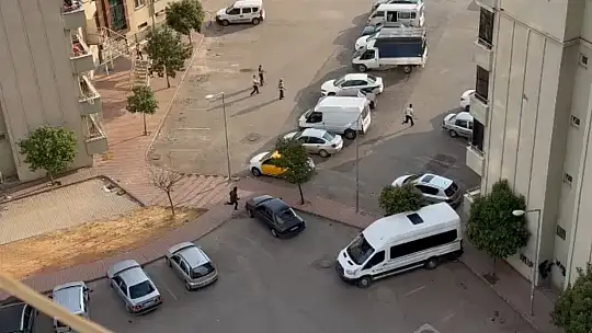 Kavgayı ayırmak isterken öldürülen şahsın son anları kamerada