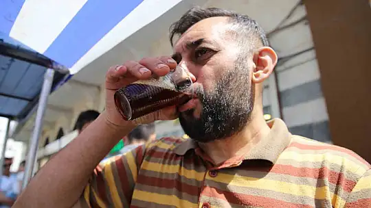 Kavurucu sıcakların vazgeçilmezi meyan şerbeti