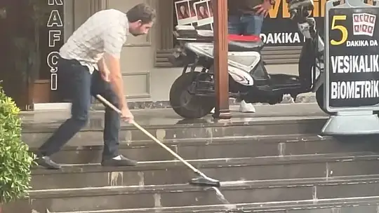 Kavurucu sıcakta Gaziantep yağmur ile serinledi