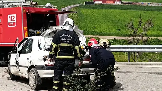 Kaza sonrası LPG tankındaki kaçağa itfaiye müdahale etti