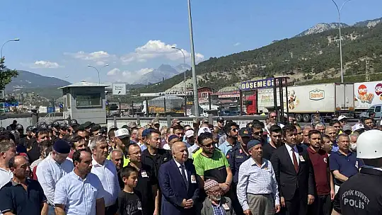 Kazada hayatını kaybeden trafik polisi son yolculuğuna uğurlandı