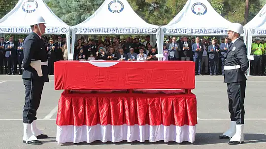Kazada şehit olan polisin naaşı törenle memleketine uğurlandı