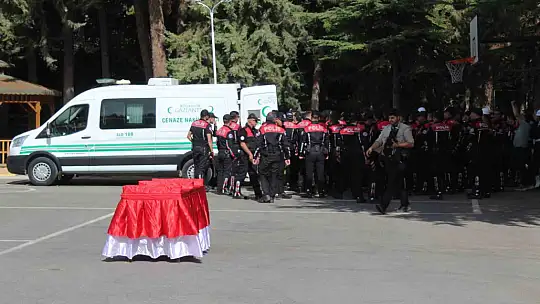Kazada şehit olan polisin naaşı törenle memleketine uğurlandı