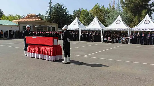 Kazada şehit olan polisin naaşı törenle memleketine uğurlandı