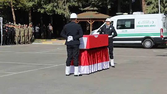 Kazada şehit olan polisin naaşı törenle memleketine uğurlandı