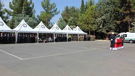 Kazada şehit olan polisin naaşı törenle memleketine uğurlandı