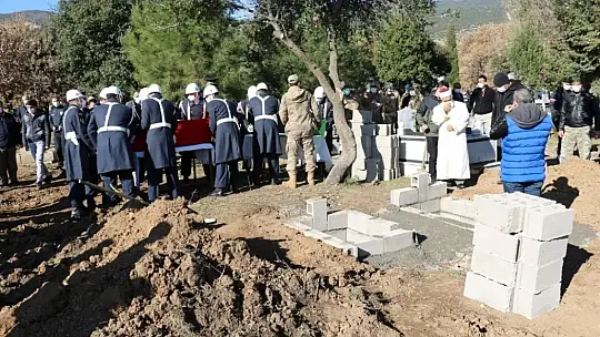 Kazada vefat eden baba oğul defnedildi