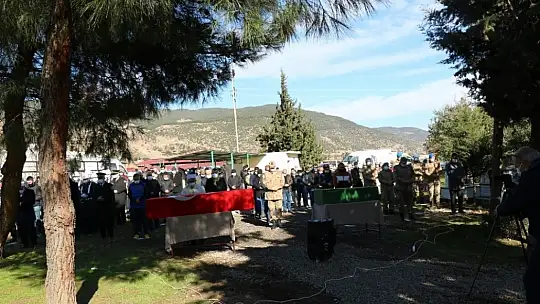 Kazada vefat eden baba oğul defnedildi
