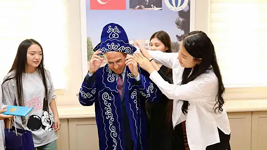 Kazakistanlı öğrenciler GAÜN'de