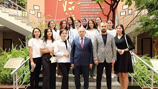 Kazakistanlı öğrenciler GAÜN'de