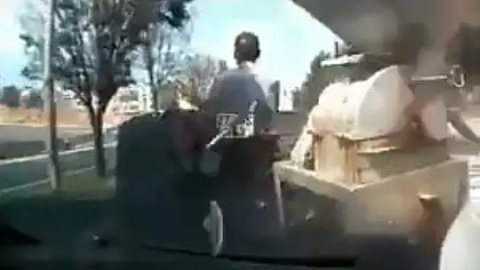 Kendi yaptığı kazayı görüntüledi