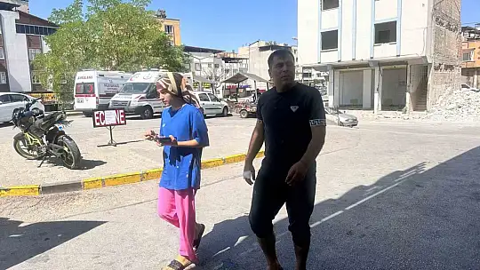 Kendini kesen acemi kasaplar hastanelere koştu