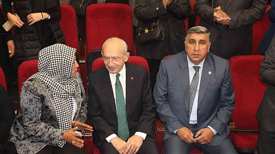 Kılıçdaroğlu: '5'li çete benimle görüşmek için aracı yolluyor'