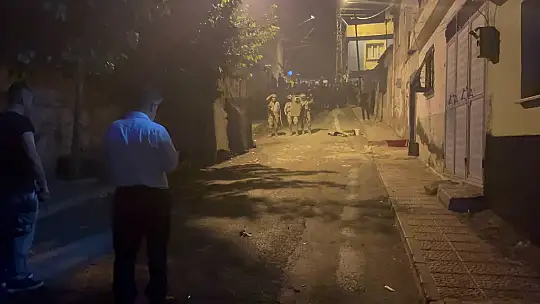 Kilis'te evini yakan ve kendine zarar veren kişiyi polis ekipleri kurtardı
