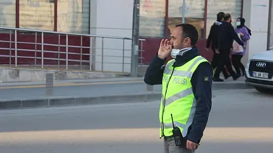 Kilis'te iftara yetişmek isteyenlere polis desteği