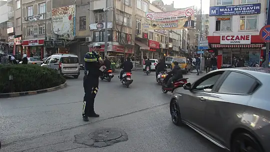 Kilis'te iftara yetişmek isteyenlere polis desteği