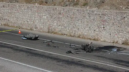 Kilis'te tır ile otomobil çarpıştı: 4 ölü, 2 yaralı